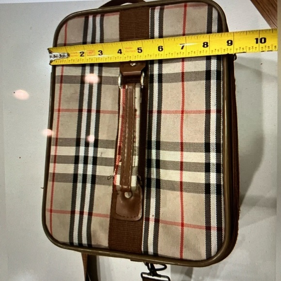 Burberry’s Look- Make Up Case (Not Authentic) - Picture 4 of 10